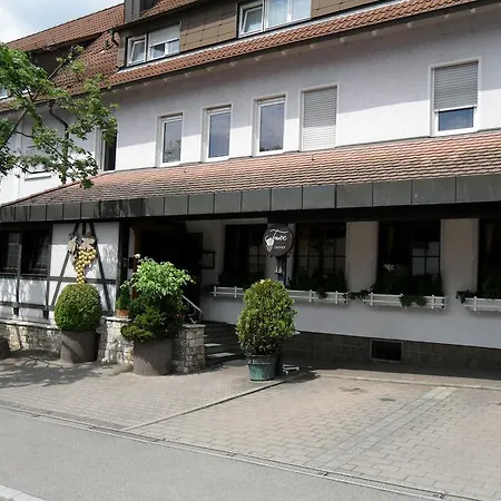 Traube 3* Kernen